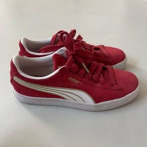 Red pumas